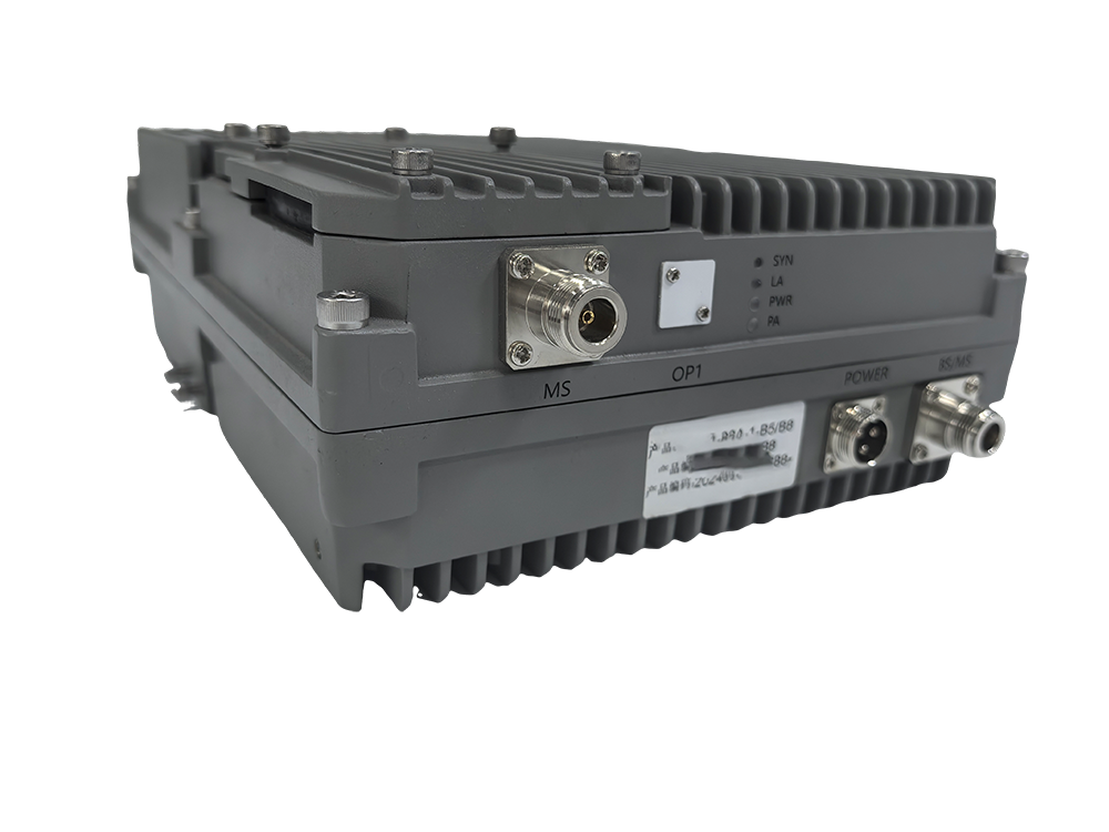  南关三频手机信号接收器2000㎡