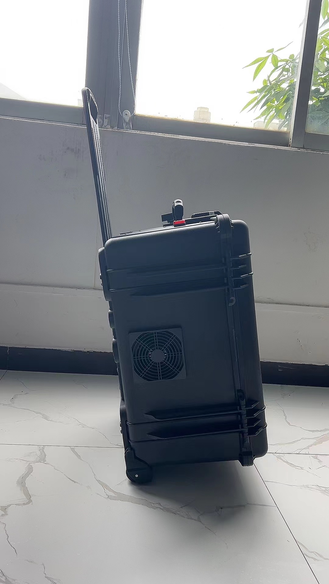 南关手拉箱型移动通信干扰器